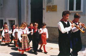 Young glagolites and sopile players from Dobrinj (island of Krk)